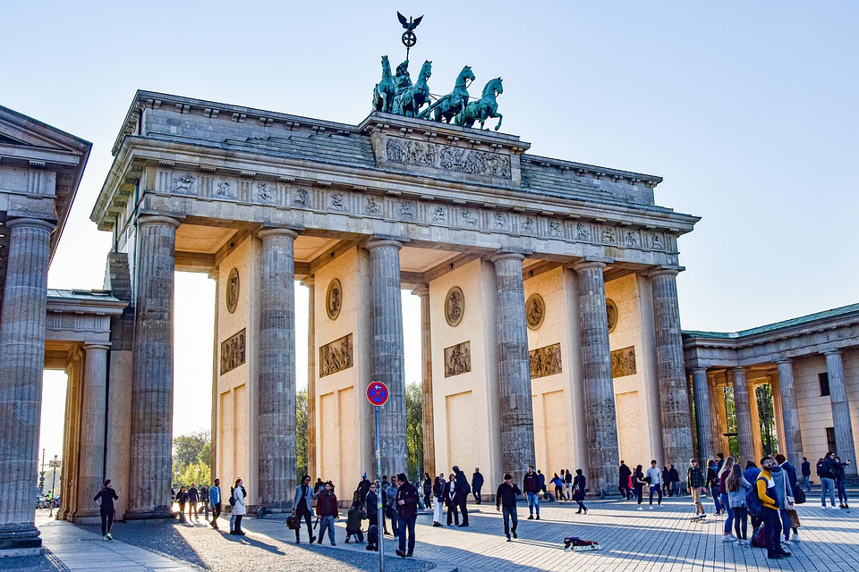 Das Bild zeigt das Brandenburger Tor. 